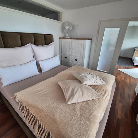 "Myharbourfront", Luxurioeses Wohnen An Der Hafenmole Apartment Rostock Bagian luar foto